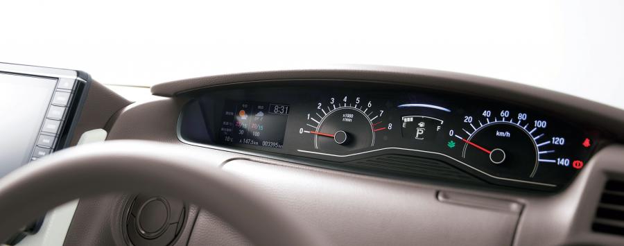 Панель приборов Honda N Box 2017 года  (фото 6 из 16)